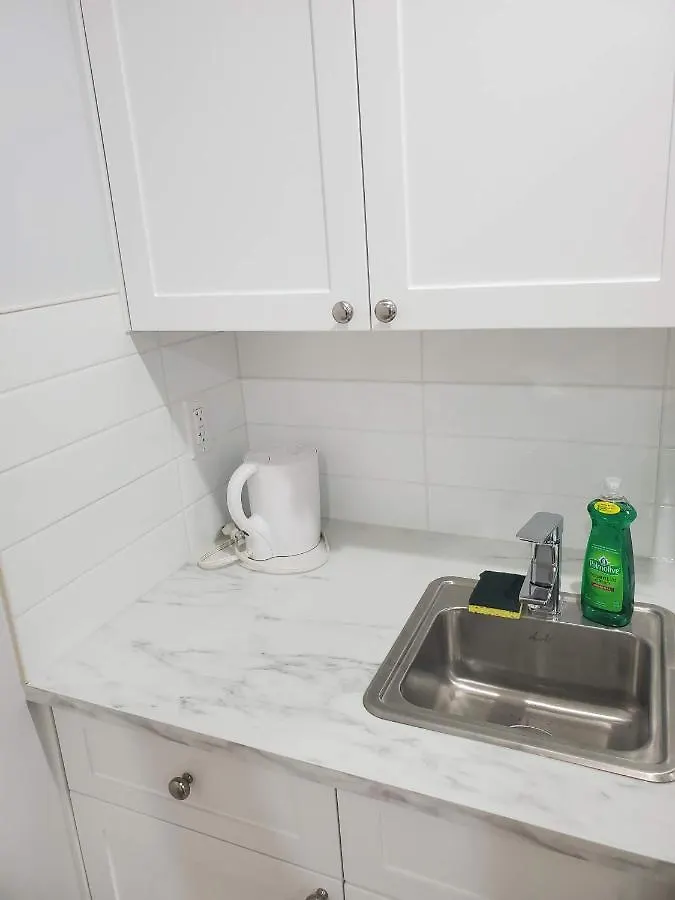 Cozy Guest Suite In Quiet Home With Private Entry Vancouver