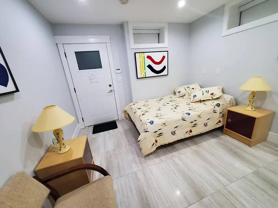 Cozy Guest Suite In Quiet Home With Private Entry Vancouver Apartment